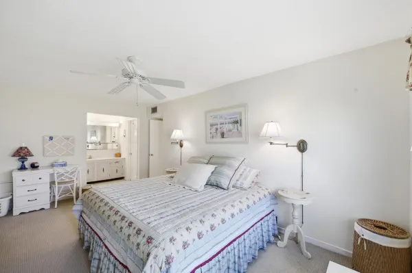 940 S Drive Terrace A, Delray Beach, FL 33445