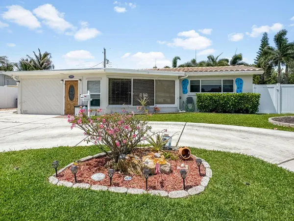 1009 SE 15th Street, Deerfield Beach, FL 33441