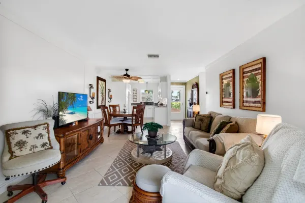 2533 Dudley Dr W Unit E, West Palm Beach, FL 33415