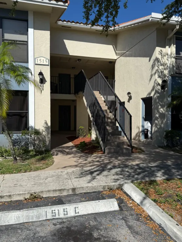 1515 Lake Crystal Drive B, West Palm Beach, FL 33411
