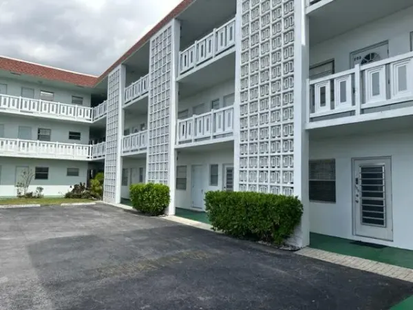1380 NW 43 Terrace 306, Lauderhill, FL 33313