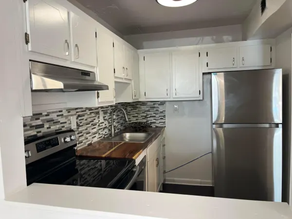9141 Sunrise Lakes Boulevard 115, Sunrise, FL 33322