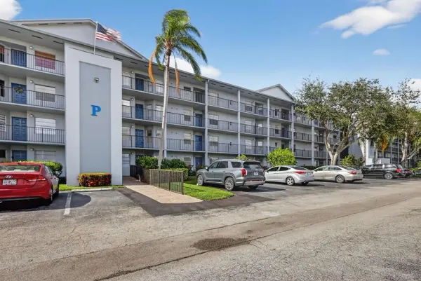 650 SW 124th Terrace 404p, Pembroke Pines, FL 33027