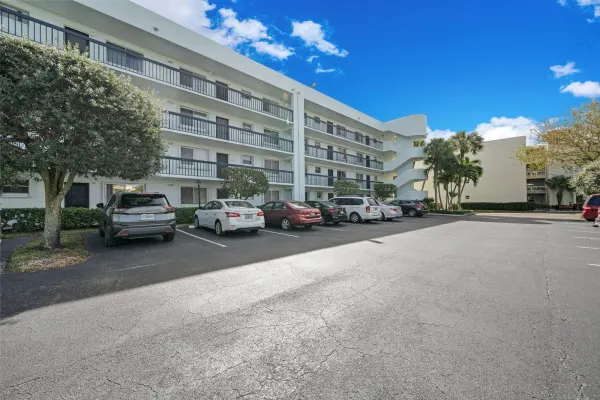 6698 10th Avenue N 327, Lake Worth, FL 33467