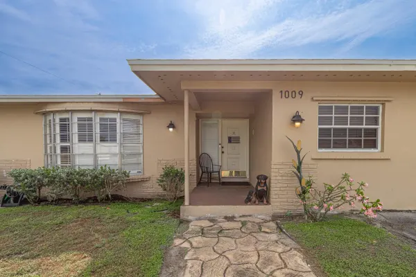 1009 NE 18th Street, Belle Glade, FL 33430, Belle Glade, FL, 33430