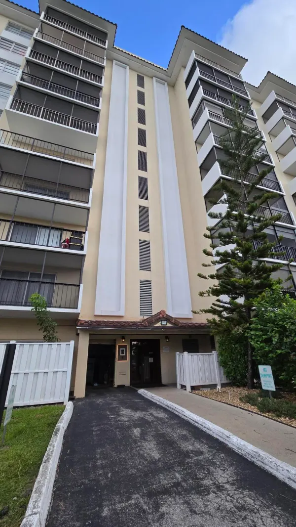 4164 Inverrary Drive 601, Lauderhill, FL 33319