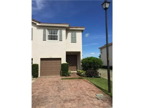 8250 Prestige Commons Drive W, Tamarac, FL 33321