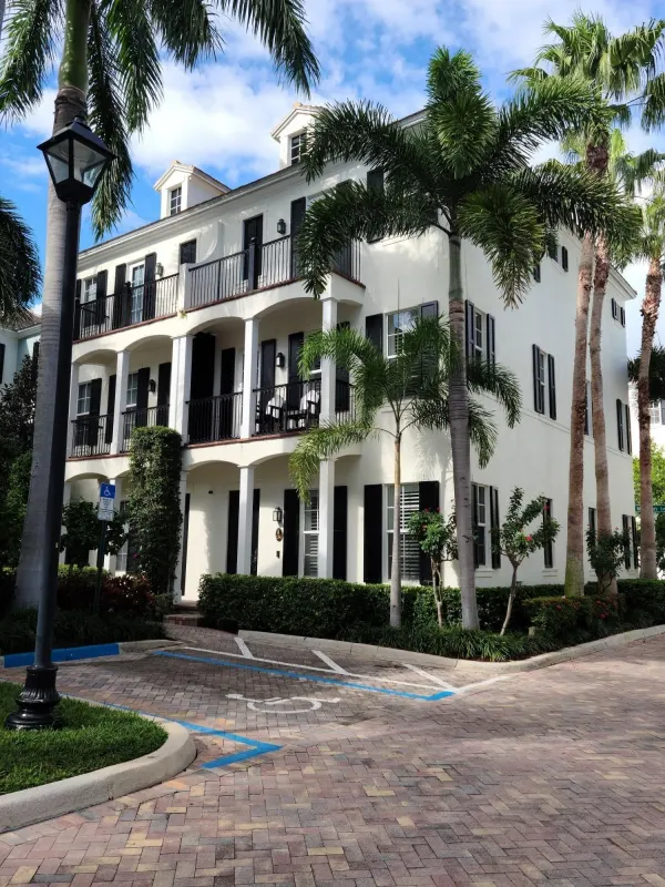 134 Madison Lane, Delray Beach, FL 33444
