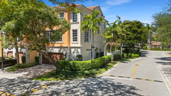 5675 NE Trieste Way, Boca Raton, FL 33487