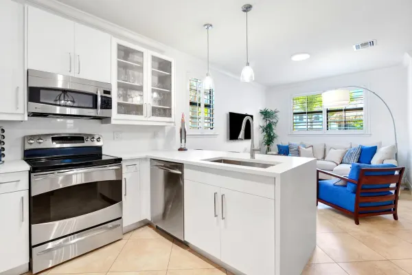 861 S Ocean Boulevard, Pompano Beach, FL 33062