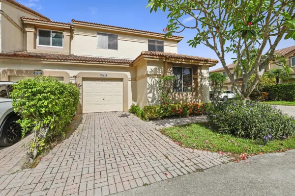 6797 Via Regina 4, Boca Raton, FL 33433