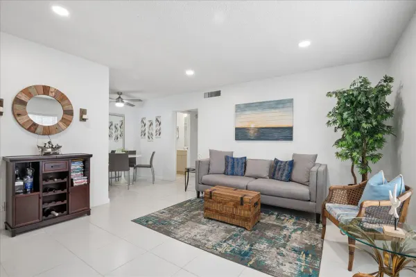 2210 NE 67th Street 1211, Fort Lauderdale, FL 33308