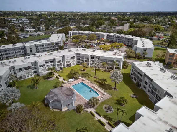 6570 Royal Palm Boulevard 306j, Margate, FL 33063