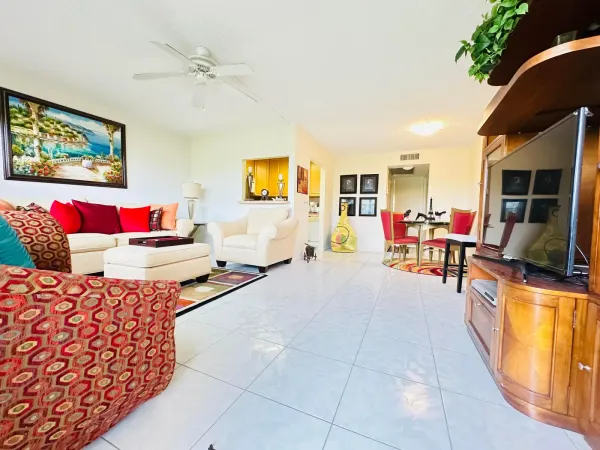4038 Berkshire B 4038, Deerfield Beach, FL 33442