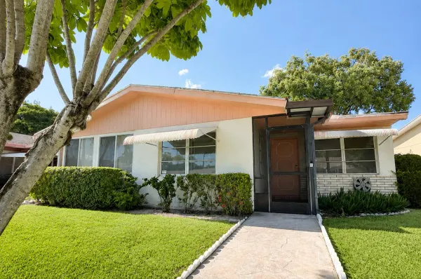 6069 La Palma Lane, Delray Beach, FL 33484