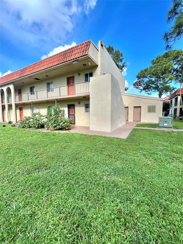 6100 Forest Hill Boulevard 101, West Palm Beach, FL 33415