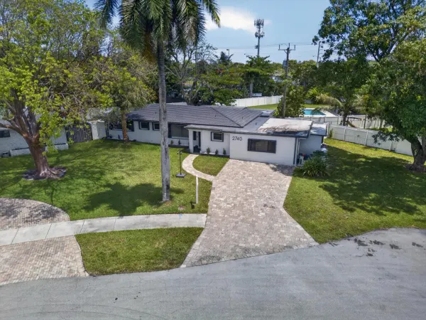2740 NW 9th Lane, Wilton Manors, FL 33311