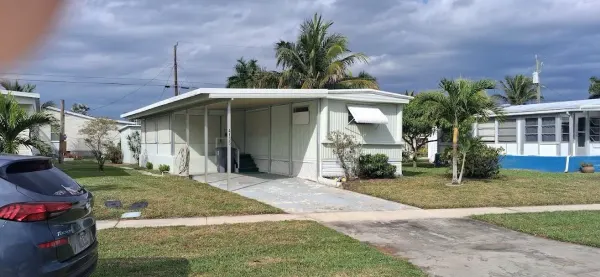 4135 Meadow View Drive, Boynton Beach, FL 33436
