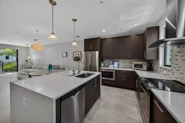 625 NE 22nd Drive, Wilton Manors, FL 33305