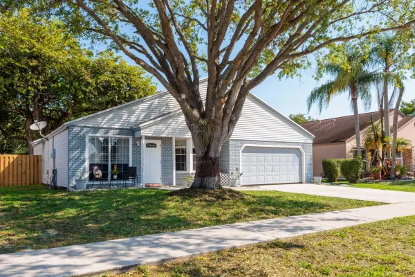 13401 SW 9th Place, Davie, FL 33325
