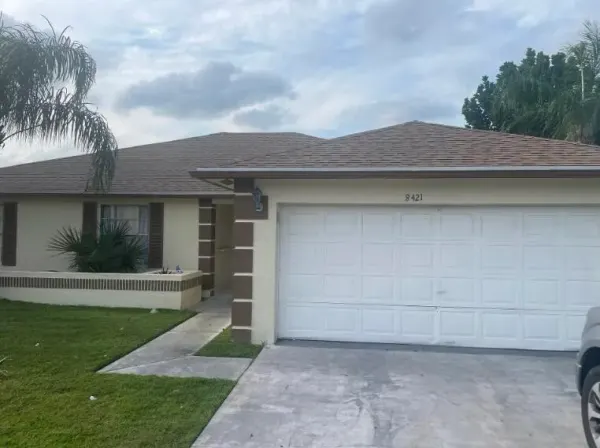 8421 Winnipesaukee Way, Lake Worth, FL 33467