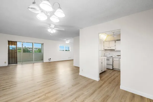 725 Lori Drive 412, Palm Springs, FL 33461