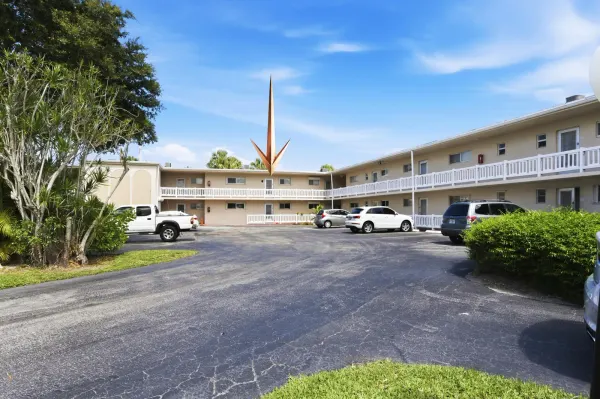 2534 Garden Drive S 203, Lake Worth, FL 33461