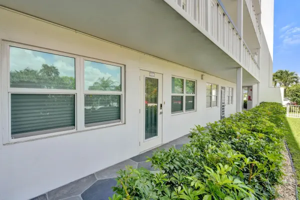 1112 Oakridge 1112, Deerfield Beach, FL 33442