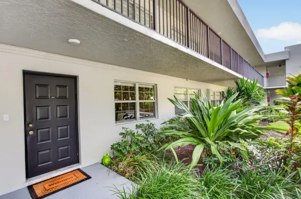 901 W Cypress Lane 103, Pompano Beach, FL 33069