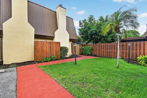 3502 Gardens East Drive B, Palm Beach Gardens, FL 33410