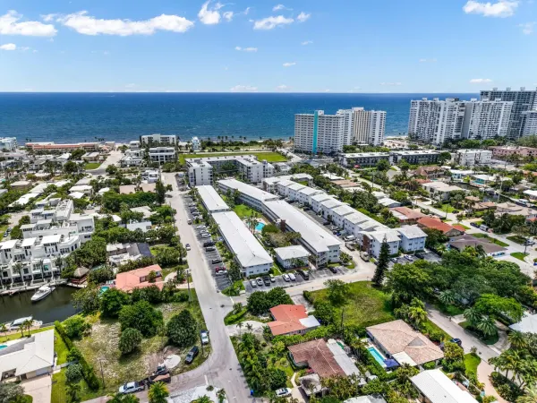 228 Hibiscus Avenue 233, Lauderdale-by-the-sea, FL 33308