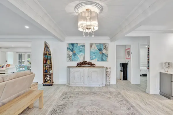 9010 S Lake Dasha Drive, Plantation, FL 33324