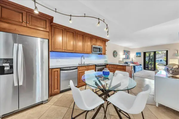 2965 NE 8th Terrace 101, Oakland Park, FL 33334