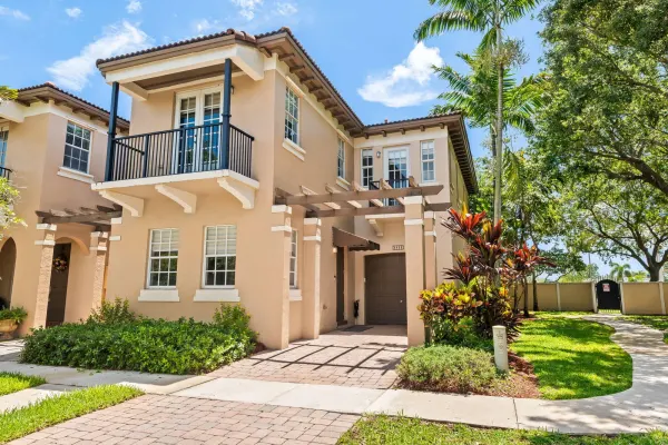 4422 Morgan Lane 11-9, Davie, FL 33328
