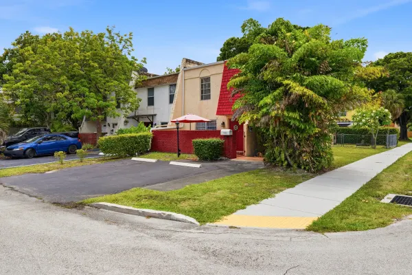 7599 NW 74th Avenue, Tamarac, FL 33321