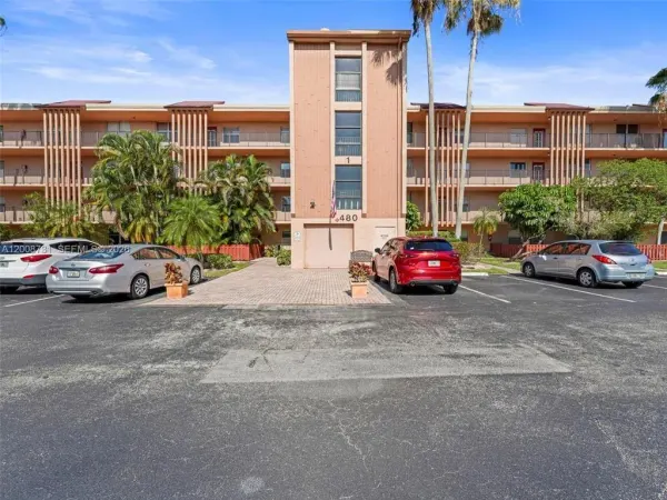 480 NW 76th Avenue 205, Margate, FL 33063