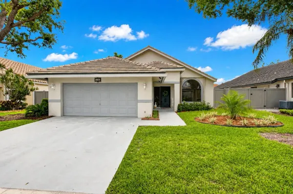 182 Temple Avenue, Boynton Beach, FL 33436