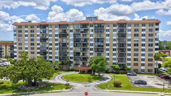 4174 Inverrary Drive 513, Lauderhill, FL 33319