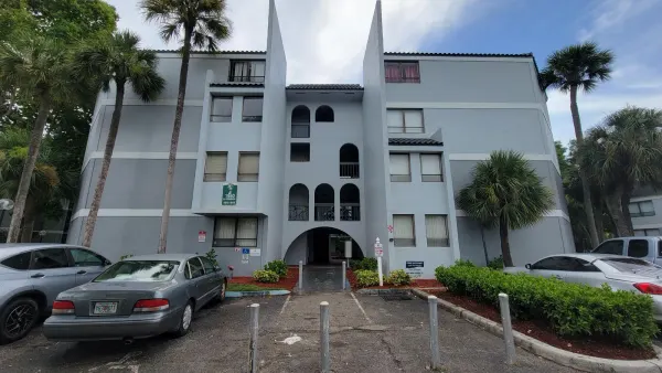1950 N Congress Avenue 206, West Palm Beach, FL 33401