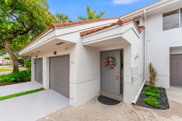 994 NW 93rd Avenue, Plantation, FL 33324