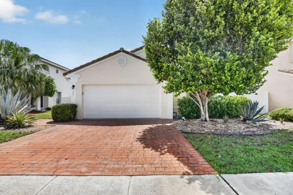 327 SW 191st Terrace, Pembroke Pines, FL 33029