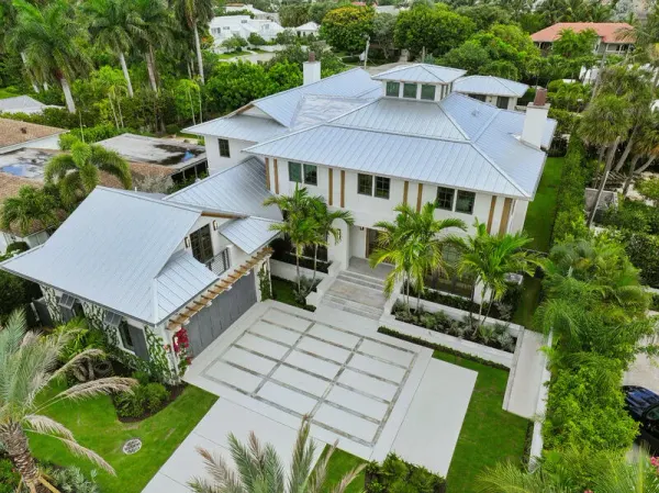 125 Worth Court N, West Palm Beach, FL 33405