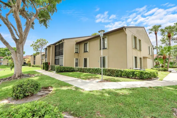 715 Sunny Pine Way B1, Greenacres, FL 33415