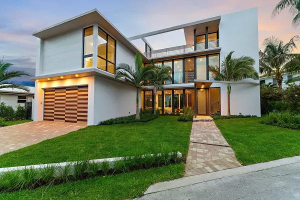 390 Jupiter Lane, Juno Beach, FL 33408