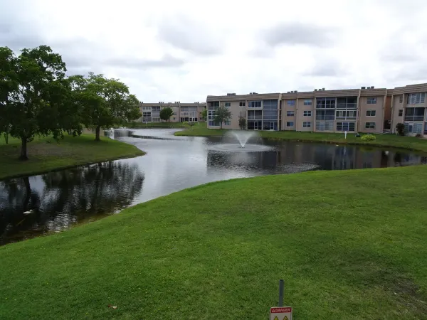 9261 Sunrise Lakes Boulevard 210, Fort Lauderdale, FL 33322