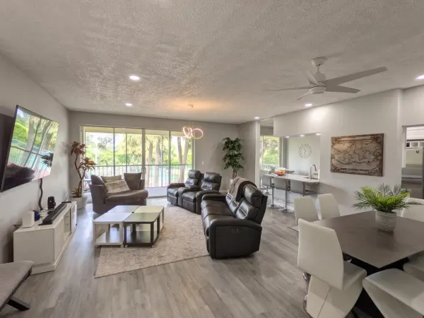 105 Half Moon Circle F2, Hypoluxo, FL 33462