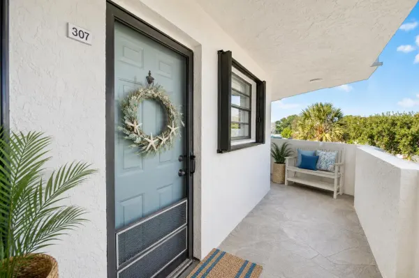 555 Banyan Tree Lane 307, Delray Beach, FL 33483