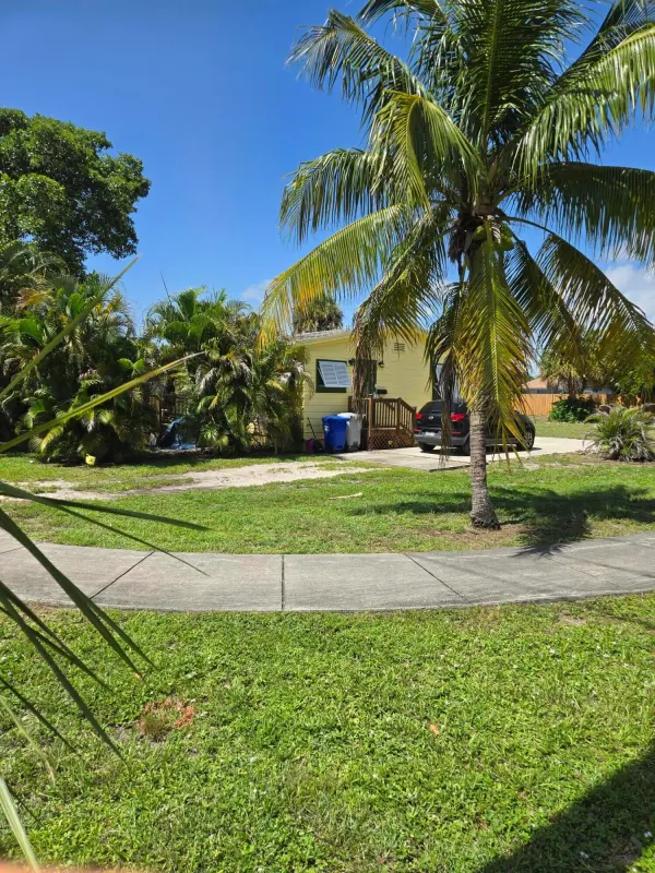 239 NE 18th Avenue, Pompano Beach, FL 33060
