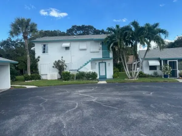 10162 N Meridian Way Way N 6, Palm Beach Gardens, FL 33410