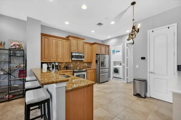 4710 Artesa Way E, Palm Beach Gardens, FL 33418